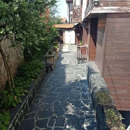 Διαμέρισμα Cozy With Very Good Location
